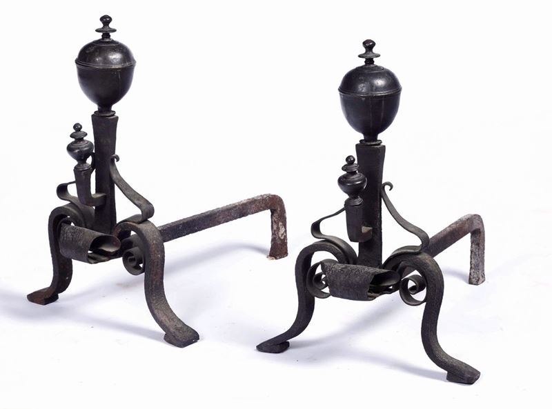 Set da camino composto da alari e parascintille, Italia Centrale, XVIII-XIX secolo  - Auction Antiques II - Timed Auction - Cambi Casa d'Aste