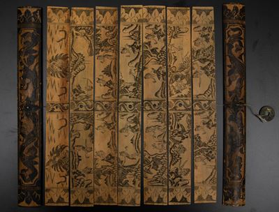 Piccola Legatura in Legno Contenente Miniature Raffiguranti Soggetti Naturalistici, Sed-est Asiat...
