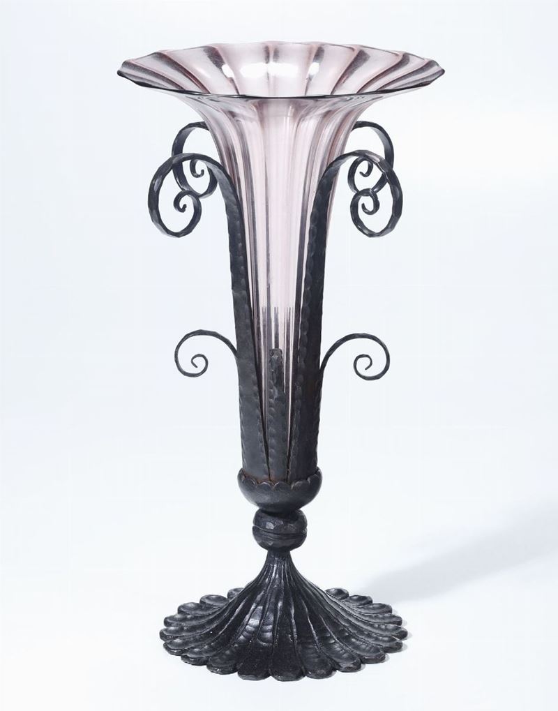 Vaso a tromba in vetro con montatura in metallo, XX secolo  - Auction Antiques I - Timed Auction - Cambi Casa d'Aste