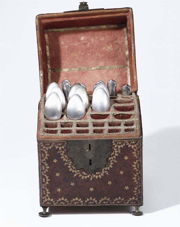 Cofanetto portaposate in pelle cuir brulé, XVIII secolo