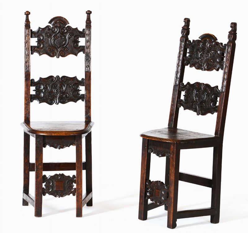 Coppia di sedie in legno intagliato, XVII-XVIII secolo  - Auction Antiques I - Timed Auction - Cambi Casa d'Aste