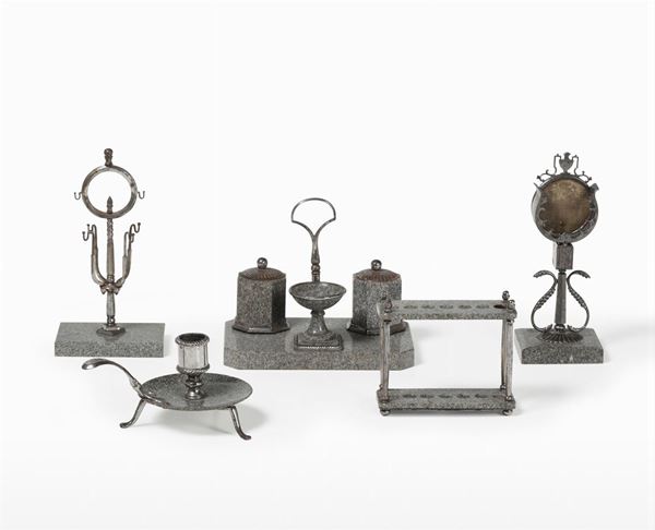 Set da scrittoio. Acciaio forgiato e granito. Germania XVIII-XIX secolo