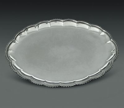 Vassoio Ovale in Argento. Argenteria Italiana del XX Secolo, Etichetta Cartacea Zendrini Torino