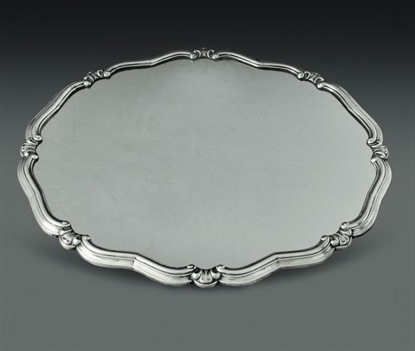 Centrotavola in argento con piano a specchio. Marchio con fascio littorio in uso dal 1935 al 1945. Argentiere Castaudi e Gautero, Vercelli