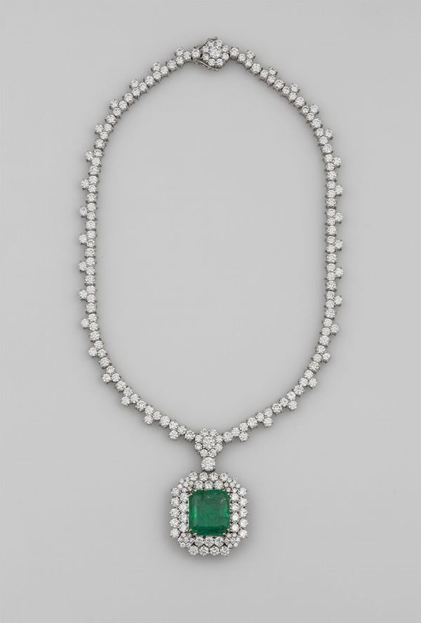 Girocollo con smeraldo Colombia di ct 22,00 circa e diamanti taglio brillante