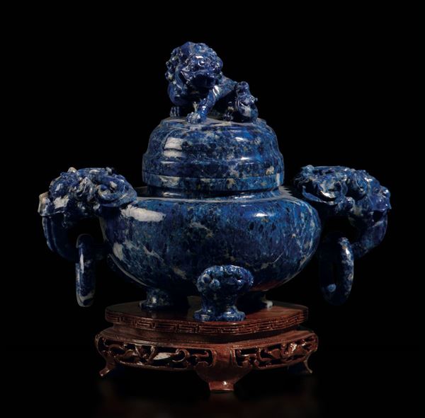 A lapis lazuli censer, China, 1900s