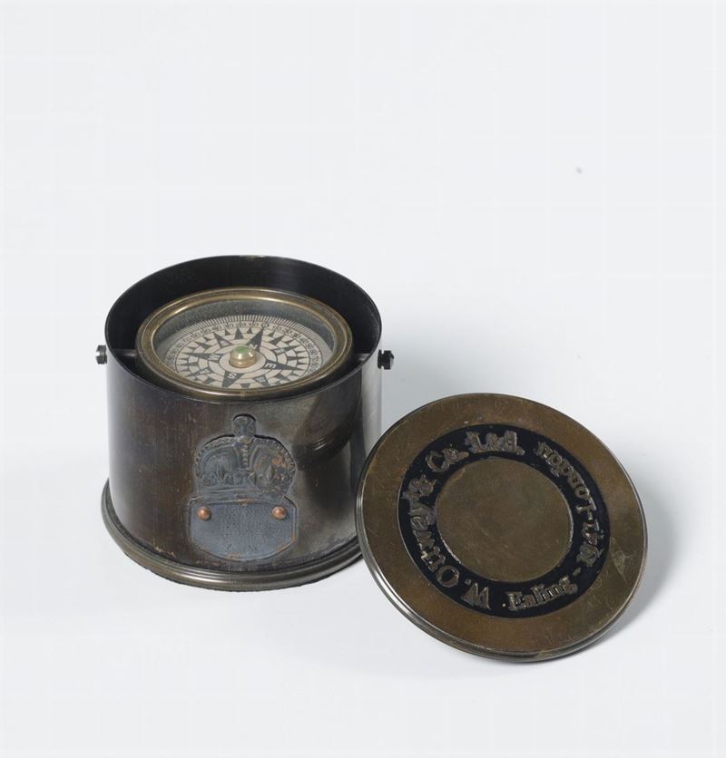 Bussola da tasca su sospensione cardanica. Inghilterra XX secolo  - Auction Marittime Arts - Cambi Casa d'Aste