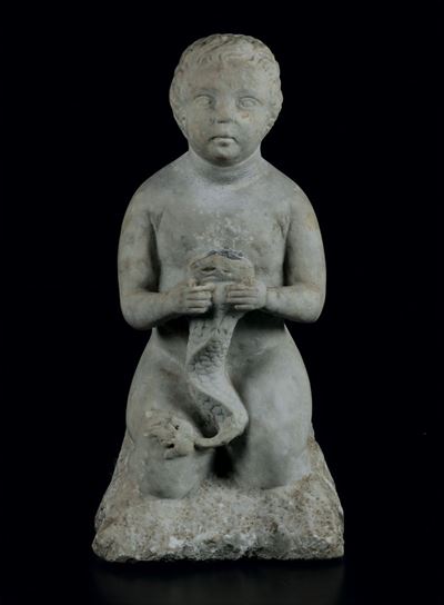 Putto con Tritone. Marmo Bianco. Arte Rinascimentale Italiana del XV-XVI Secolo