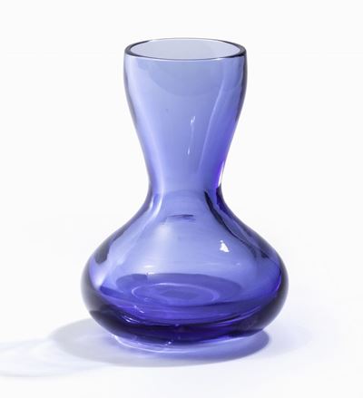 Flavio Poli, Vaso a clessidra in vetro sommerso indaco e violetto (Seguso Vetri d’Arte), Murano, ...