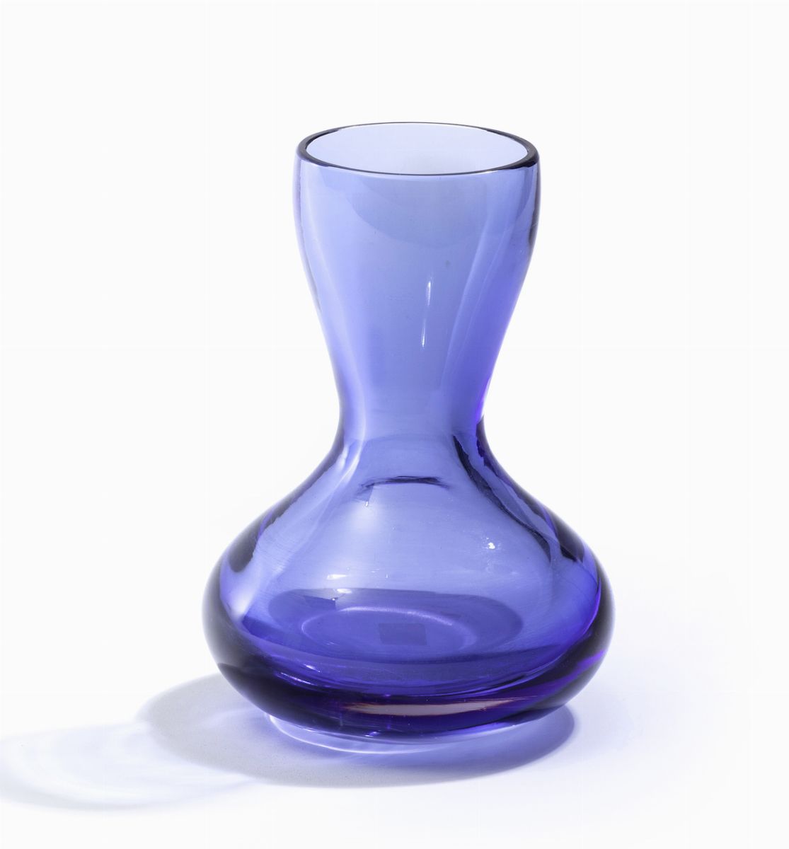 Flavio Poli, Vaso a clessidra in vetro sommerso indaco e violetto (Seguso Vetri d’Arte), Murano, ...