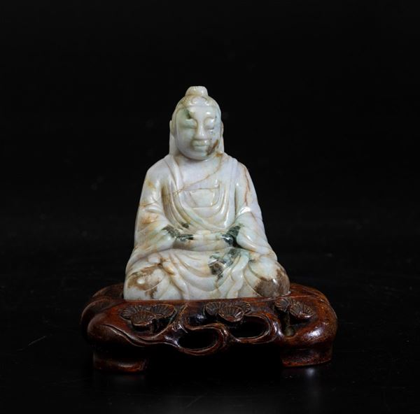 Figura di Buddha seduto scolpito in giadeite, Cina, Repubblica, XX secolo