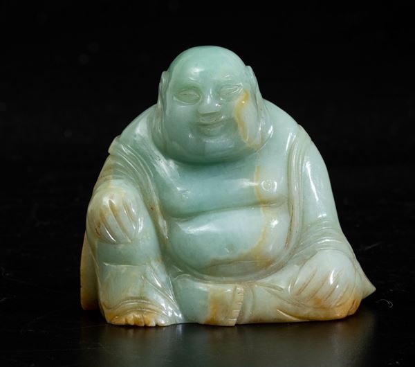 Figura di Budai seduto in giadeite, Cina, XX secolo
