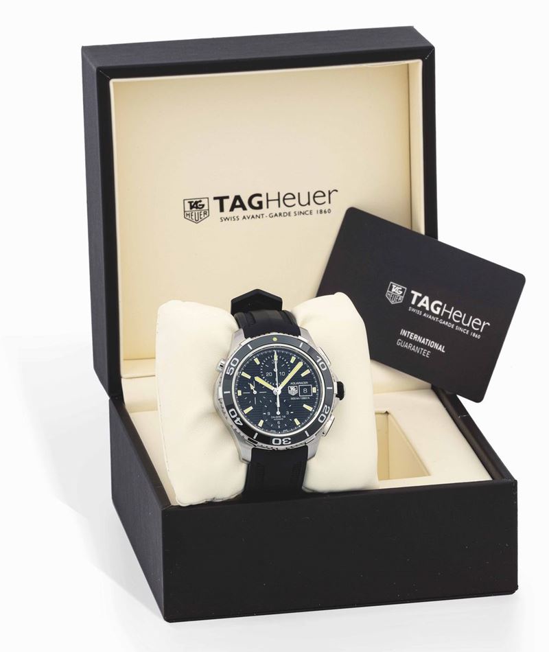 TAG HEUER - Sports wristwatch with chronograph at 12 o'clock and date at 3 o'clock. Water resistant to 500 metres (1660 feet). Full set included.  - Auction Important Wristwatches and Pocket Watches - Cambi Casa d'Aste