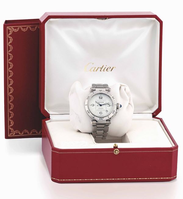 CARTIER - Ref. 2379, fine Pasha de Cartier wristwatch with date between 4 and 5 o'clock. Fitted with the original box.