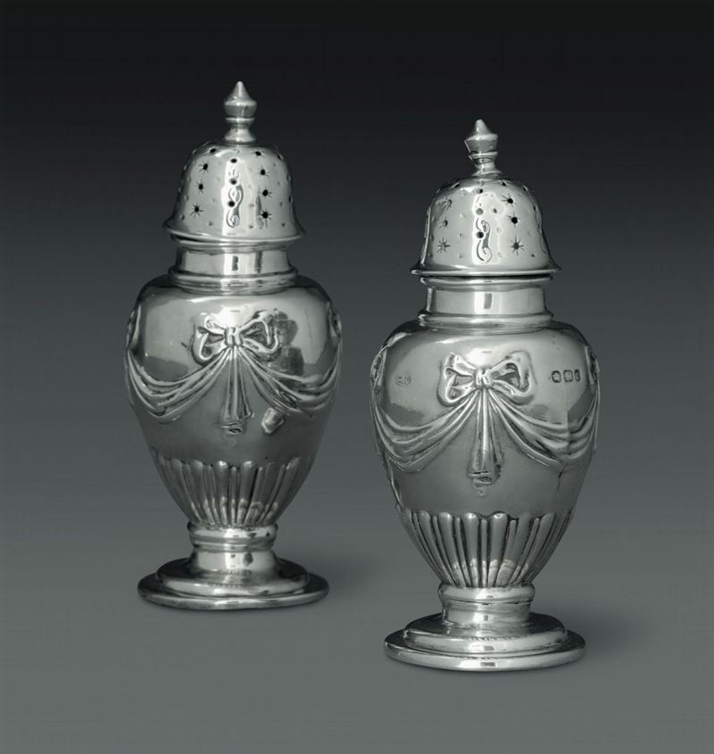 Due saliere in argento. Inghilterra, città di Sheffield 1895  - Auction L'Art de la Table - Cambi Casa d'Aste