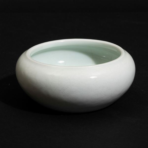 A Celadon bowl, China, Qing Dynasty, 1800s