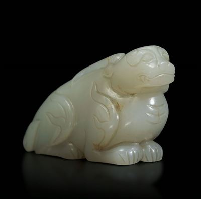 Piccolo Animale Fantastico Scolpito in Giada Bianca, Cina, Dinastia Qing, Epoca Qianlong (1736-17...