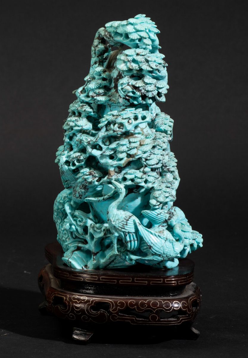 Vaso con Coperchio Scolpito in Turchese con Figure di Gru e Decoro Naturalistico a Traforo, Cina,...