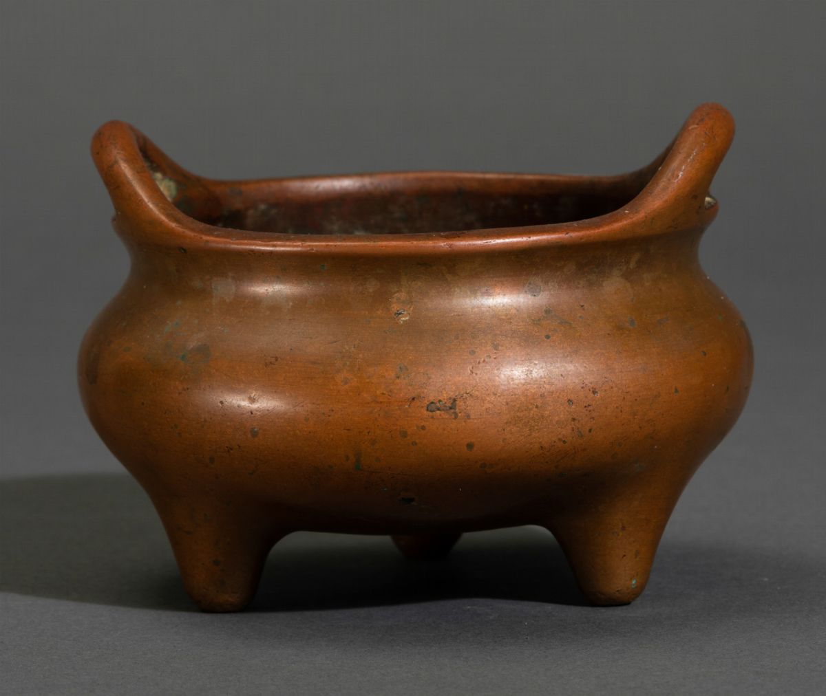Incensiere Tripode in Bronzo con Manici, Cina, Dinastia Ming, Fine XVII Secolo