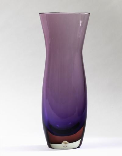 Flavio Poli, Vaso Seguso Vetri d’Arte in vetro sommerso blu e rubino (Murano, 1950 ca.)