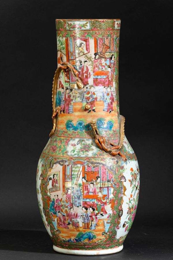 A Canton vase, China, Qing Dynasty, 1800s