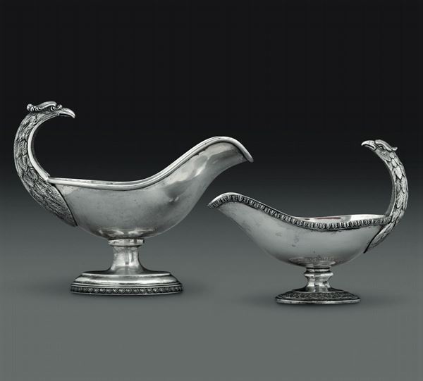 Due salsiere in argento. Argenteria italiana del XX secolo (argentieri differenti)