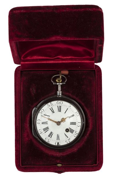 Orologio da Tasca in Argento. con Custodia in Velluto Rosso.