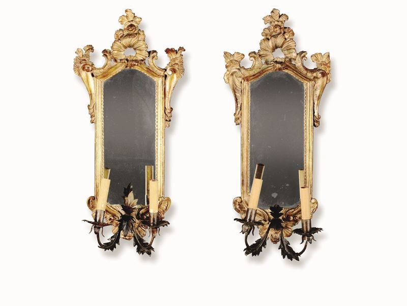 Coppia di specchierine in legno intagliato e dorato, XVIII secolo  - Asta Importanti Sculture, Arredi e Oggetti d'Arte - Cambi Casa d'Aste