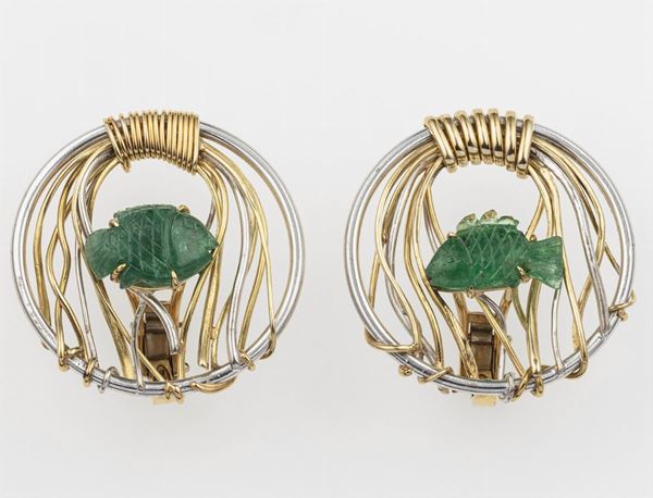 Pair of emerald and gold earrings. Signed Enrico Cirio