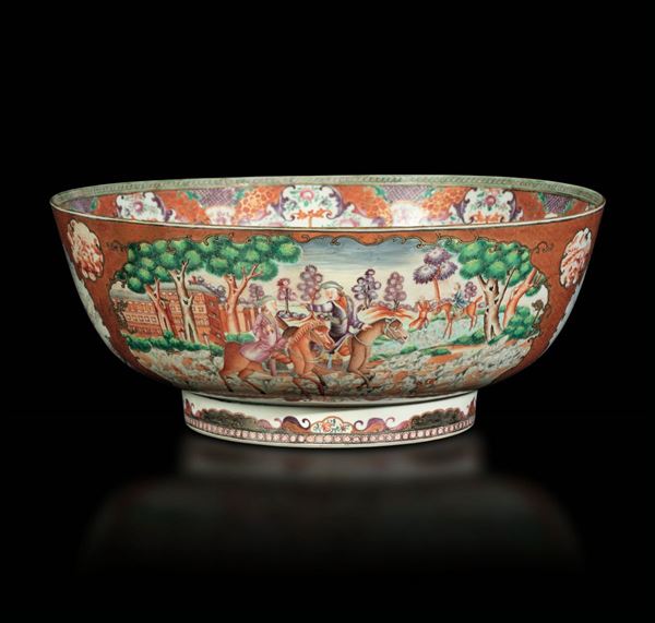 Grande ciotola in porcellana a smalti policromi con scene di vita comune entro riserve e decori naturalistici, Cina, Dinastia Qing, epoca Qianlong (1736-1796)