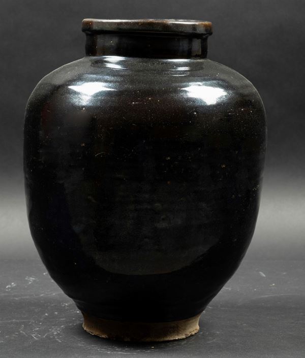 Vaso in grÃ¨s a smalto nero, Cina, Dinastia Qing, fine XIX secolo