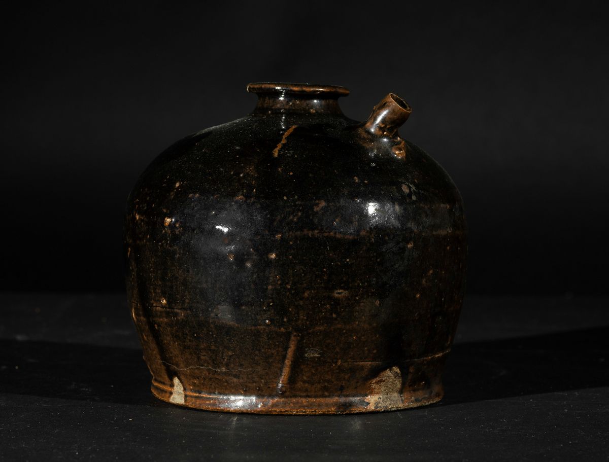 Versatoio in Grã¨s a Smalto Monocromo Marrone, Cina, Dinastia Qing, XVII Secolo