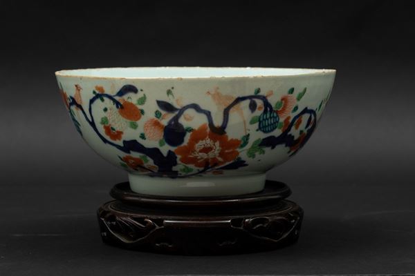 Ciotola in porcellana Famiglia Rosa con decoro naturalistico, Cina, Dinastia Qing, epoca Qianlong (1736-1796)