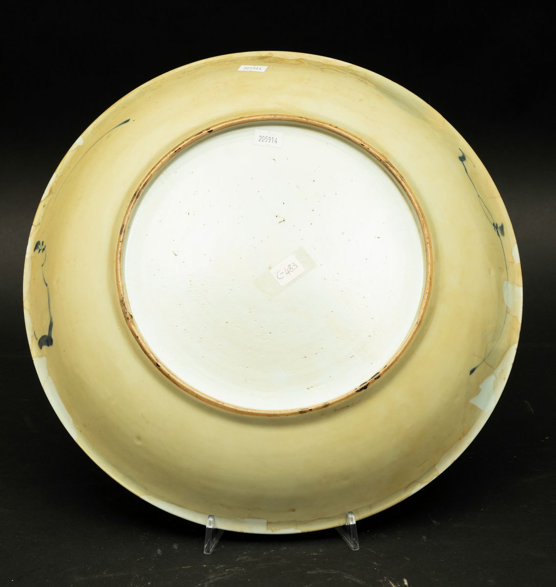 Grande Piatto in Porcellana Bianca e Blu con Decori Floreali, Cina, Dinastia Qing, Epoca Kangxi (...