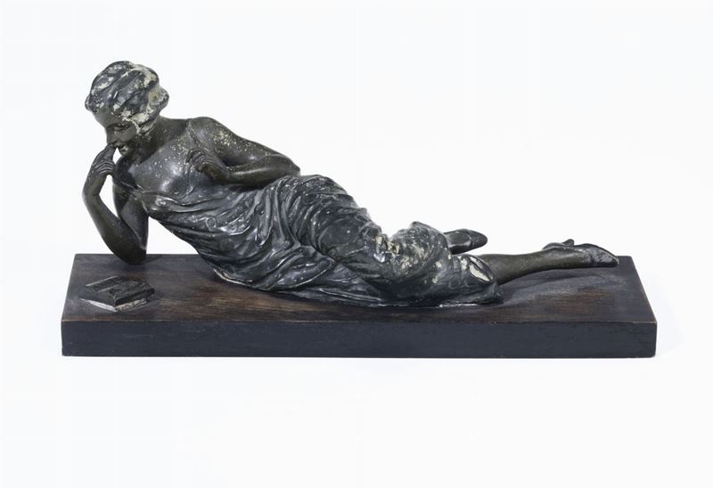 Figura femminile sdraiata. Scultura in bronzo, XX secolo  - Asta Antiquariato II - Asta a Tempo - Cambi Casa d'Aste