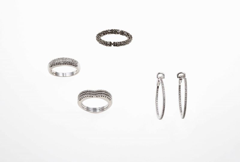 Lotto composto da tre anelli ed un paio di orecchini  - Auction Jewels - Time Auction - Cambi Casa d'Aste