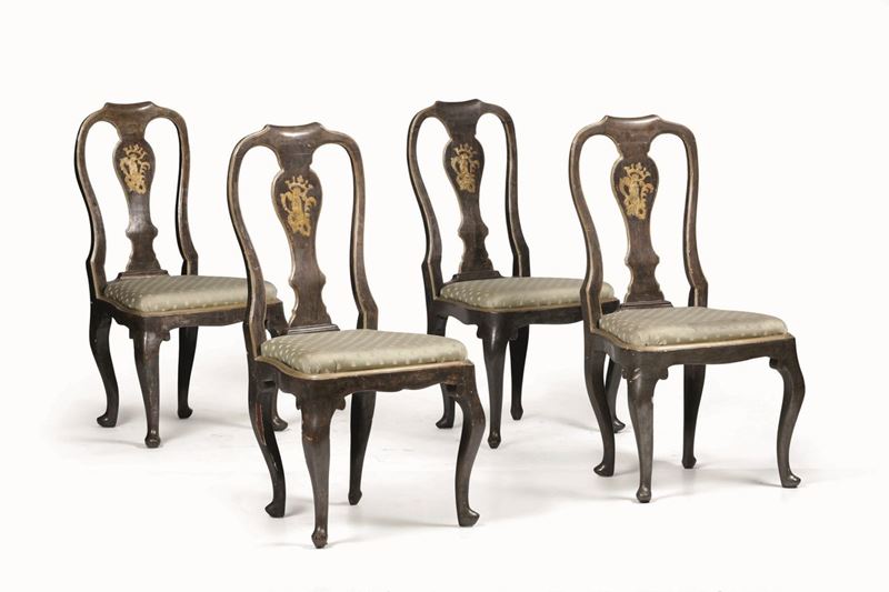Quattro sedie con schienale a cartella in legno argentato a mecca, XVIII secolo  - Asta Antiquariato | Asta a Tempo - Cambi Casa d'Aste
