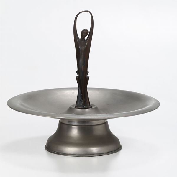 Centrotavola deco in metallo con figura danzante stilizzata, XX secolo