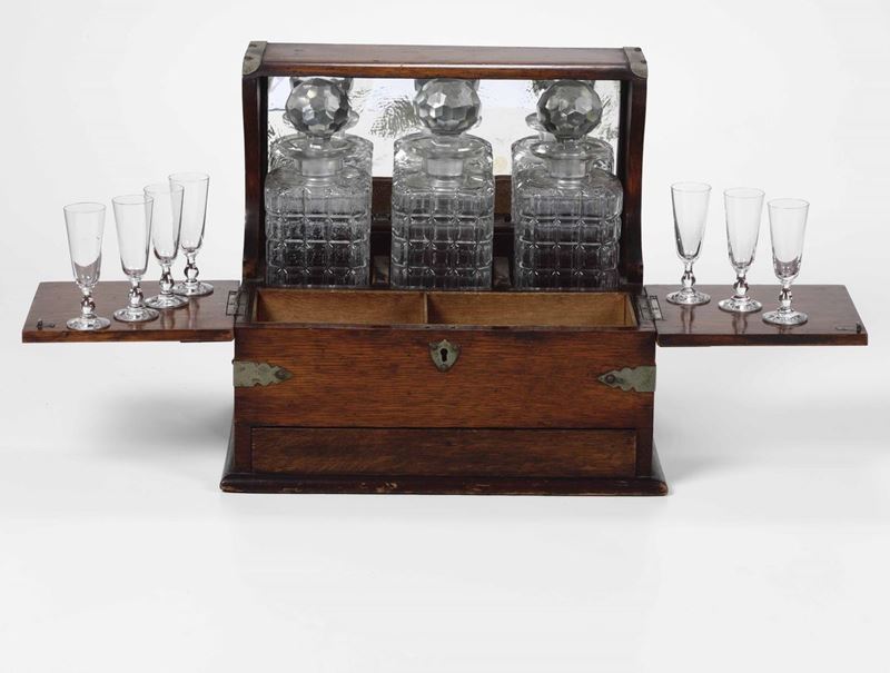 Portabottiglie in legno con bottiglie in cristallo  - Auction Antiques II - Timed Auction - Cambi Casa d'Aste