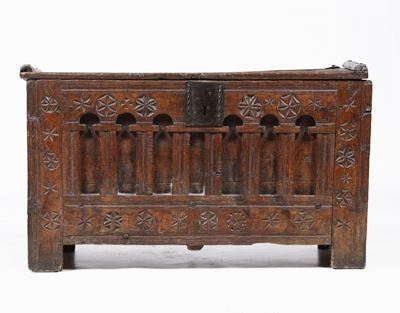 Cassapanca in Legno Intagliato, XVIII Secolo