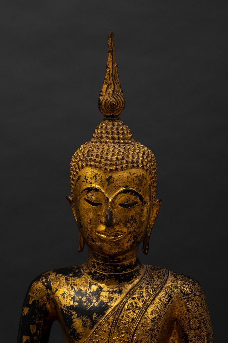 Grande Buddha Sakyamuni Seduto su Doppio Fiore di Loto in Bronzo Dorato, Thailandia, Inizio XIX S...