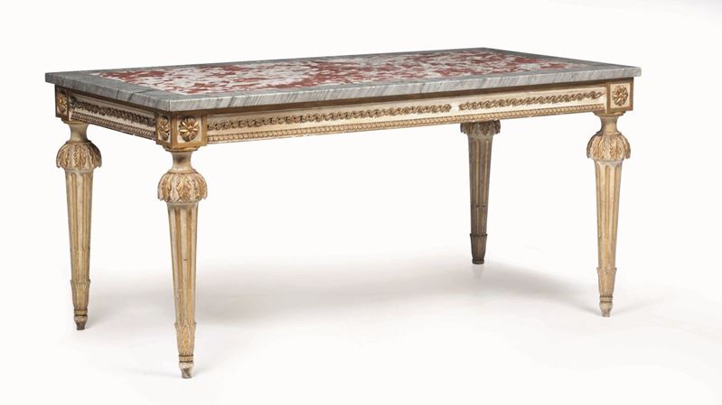 Tavolo da centro in legno intagliato, laccato e dorato, XX secolo  - Asta Antiquariato II - Asta a Tempo - Cambi Casa d'Aste