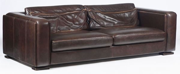 Grande divano in pelle, XX secolo