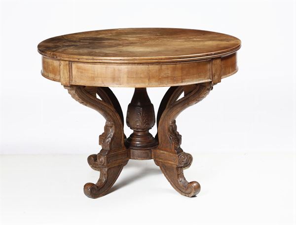 Tavolo rotondo a gamba centrale, XIX secolo