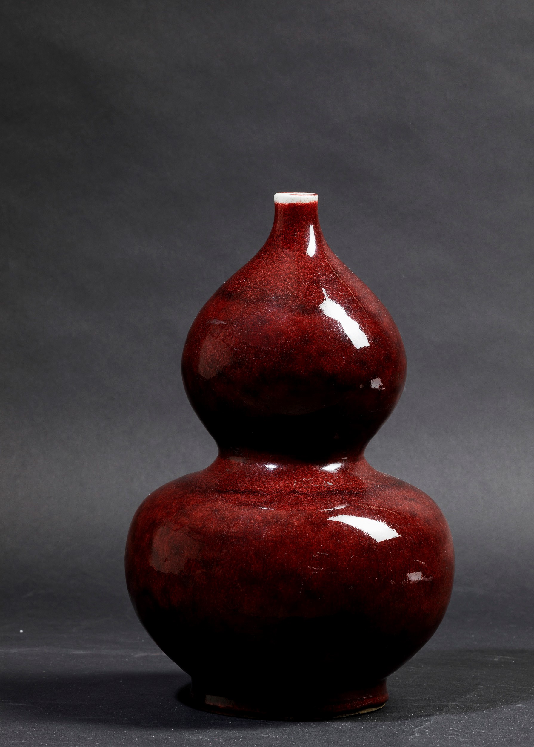 Vaso a Doppia Zucca in Porcellana Monocroma Sangue di Bue, Cina, XX Secolo