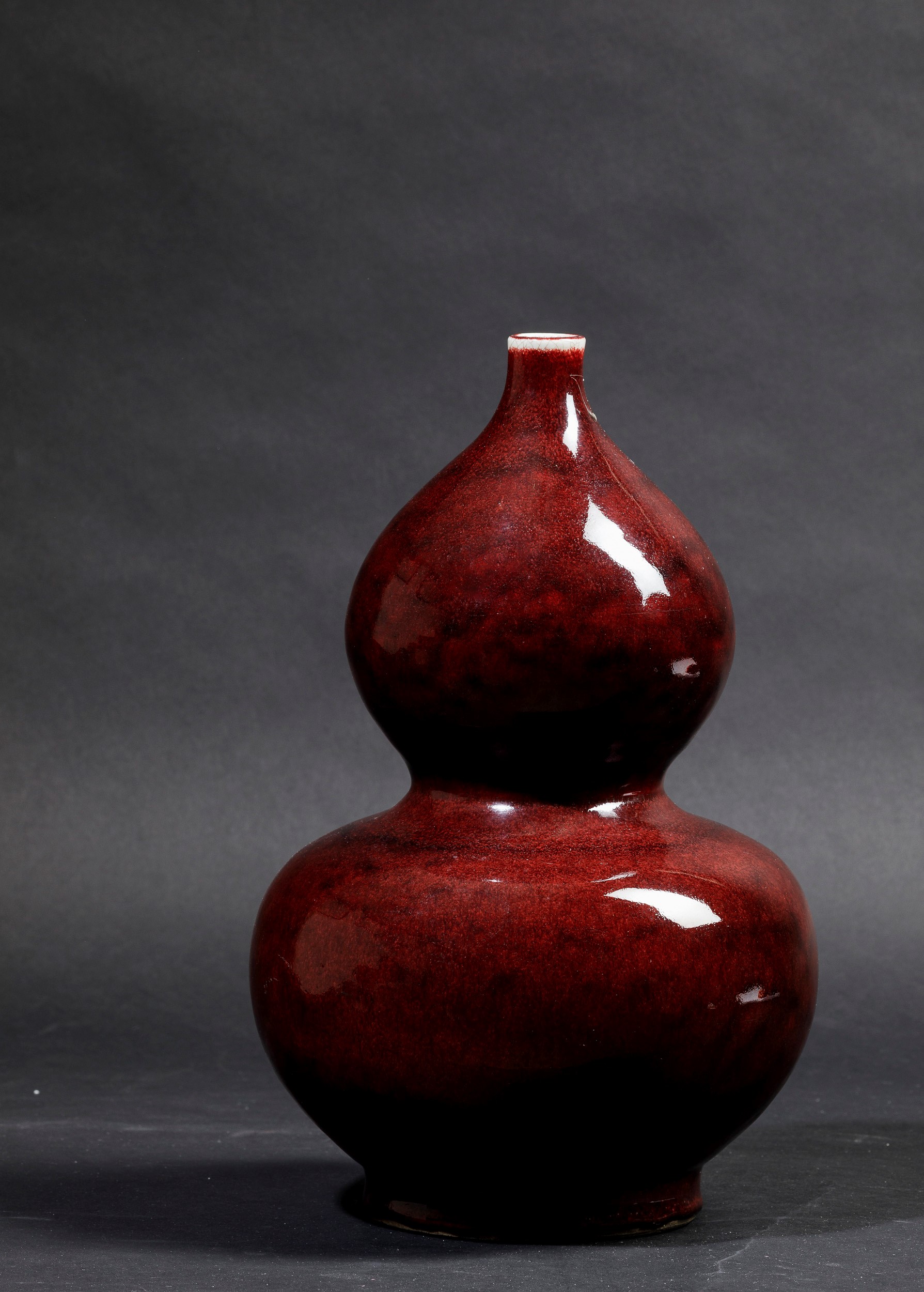 Vaso a Doppia Zucca in Porcellana Monocroma Sangue di Bue, Cina, XX Secolo