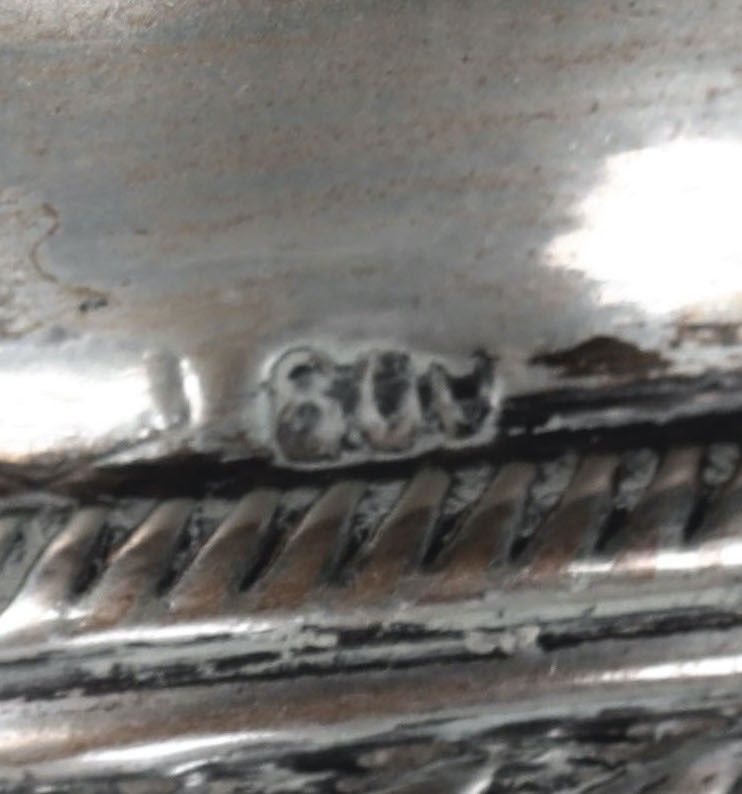 Lotto Composto da Due Saliere e un Macinapepe in Argento. Manifattura Italiana del XX Secolo