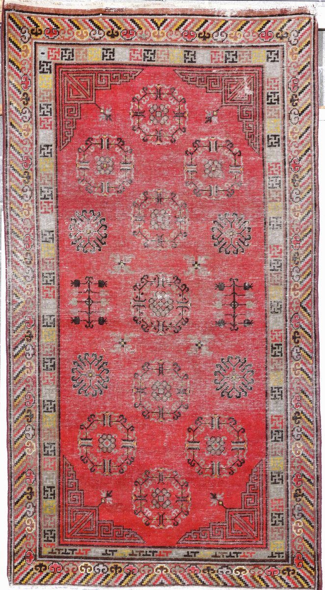Tappeto Khotan, est Turkestan inizio XX secolo  - Auction Carpets - Time Auction - Cambi Casa d'Aste