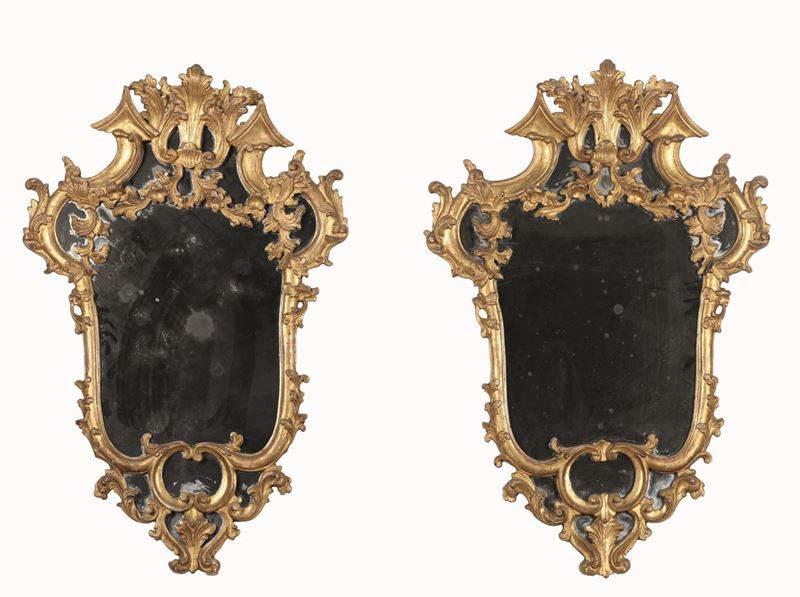 Coppia di specchiere in legno dorato e intagliato. XVIII secolo  - Auction Important Sculptures, Furnitures and Works of Art - Cambi Casa d'Aste