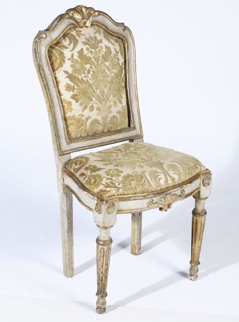 Sedia in legno intagliato, laccato e dorato. Italia centrale XVIII secolo  - Asta Antiquariato II - Asta a Tempo - Cambi Casa d'Aste